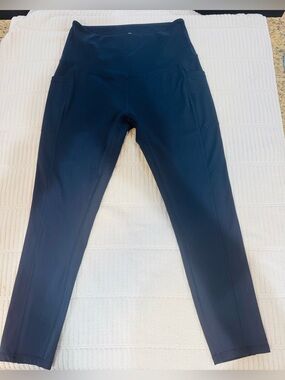 LegEnd Active High Waist Pocket
Leggings Navy Size Medium